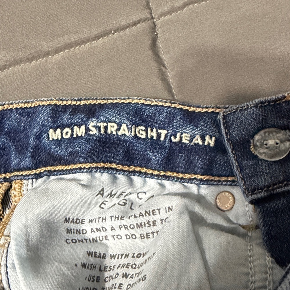American Eagle 🦅 Mom Straight Jeans. 0 short - Picture 3 of 6